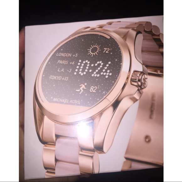 Michael Kors launches his first smartwatch line | The Verge Michael Kors Smart Watch